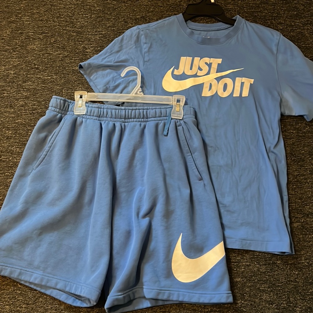 I am selling a Nike summer blue on blue outfit